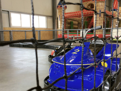 Kinder E-Kart-Bahn in der DingoBurg Dingolfing - Indoorspielplatz für Kinder